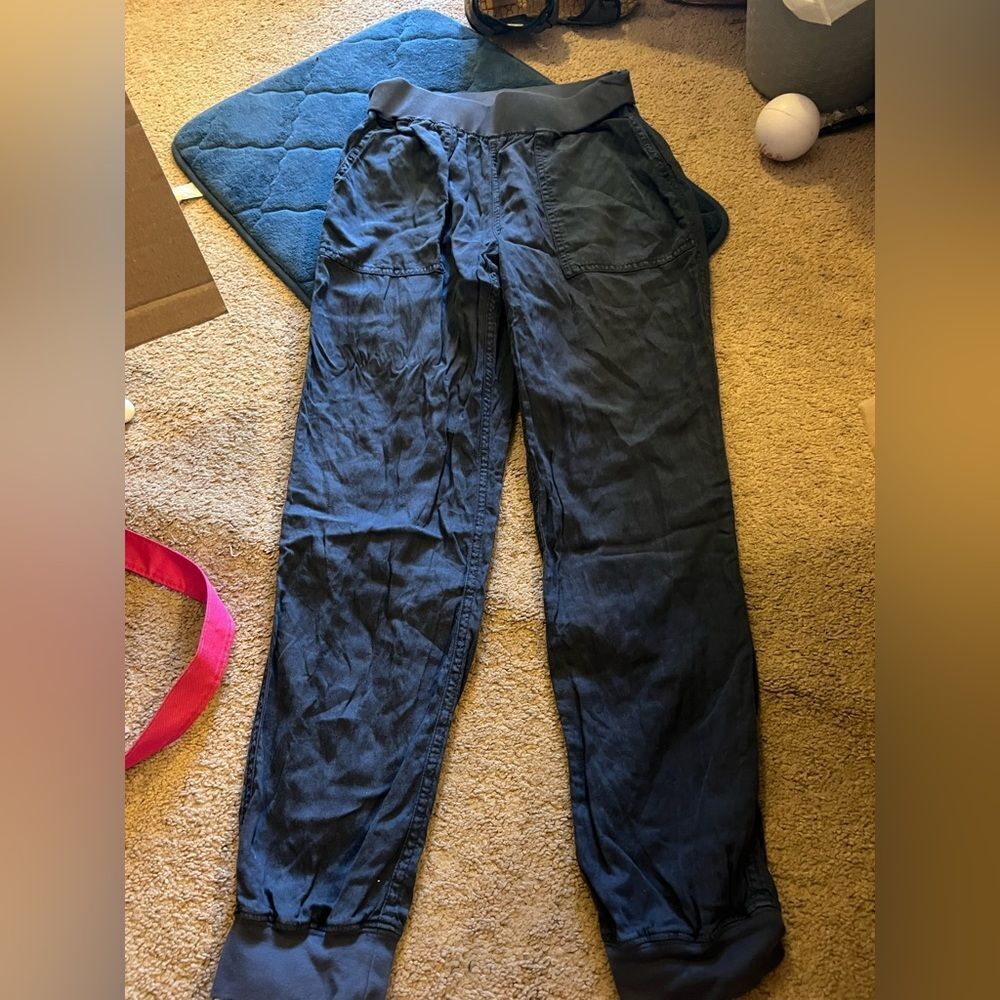 Faherty Navy Relaxed Jogger Pants